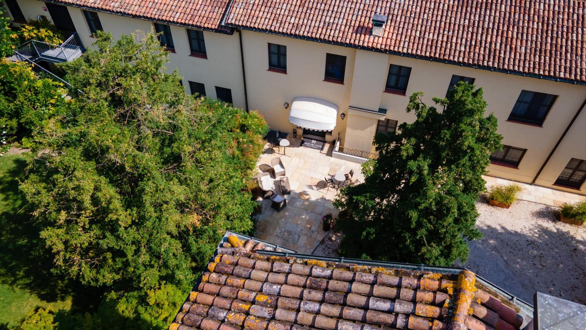 Hotel Villa Nabila Reggiolo Buitenkant foto