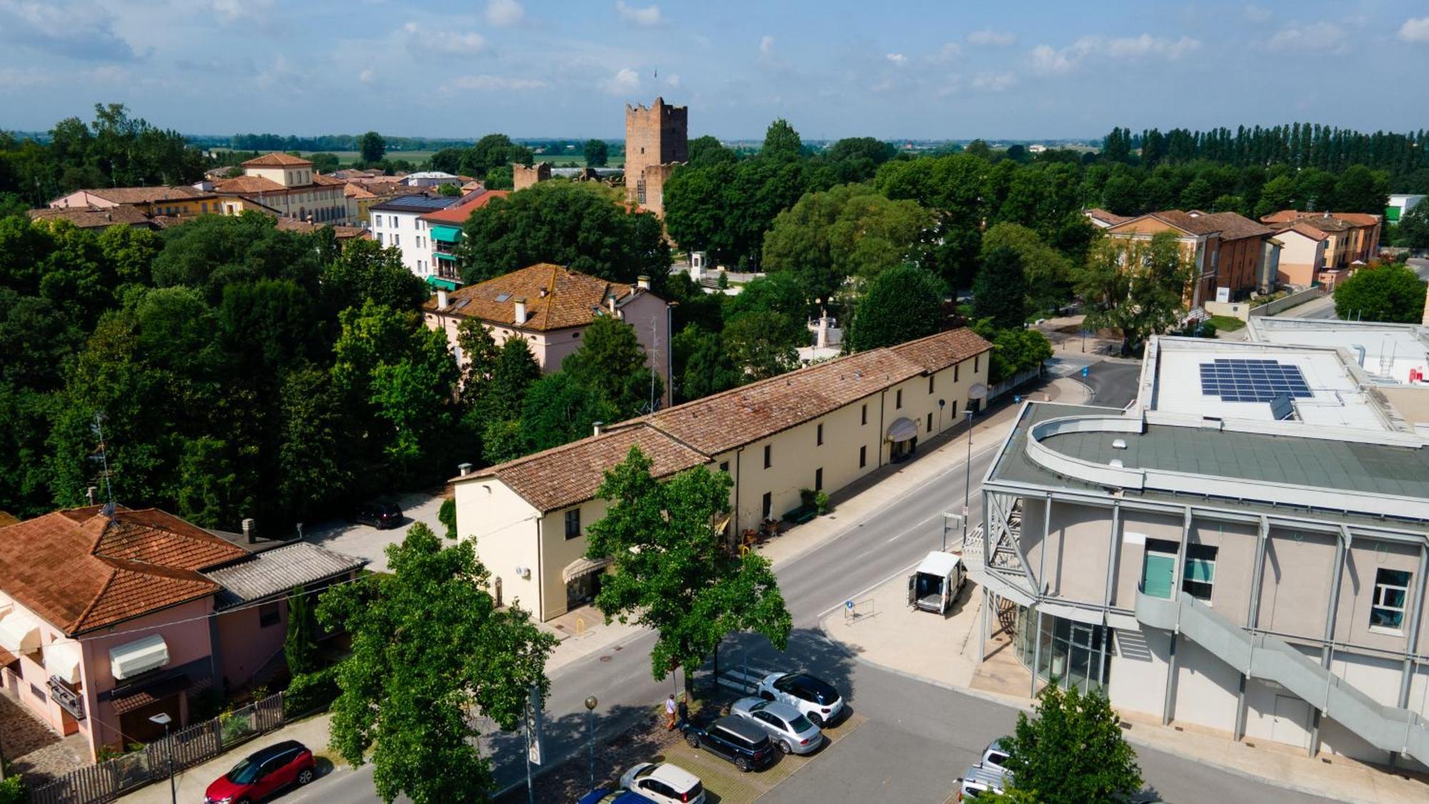 Hotel Villa Nabila Reggiolo Buitenkant foto