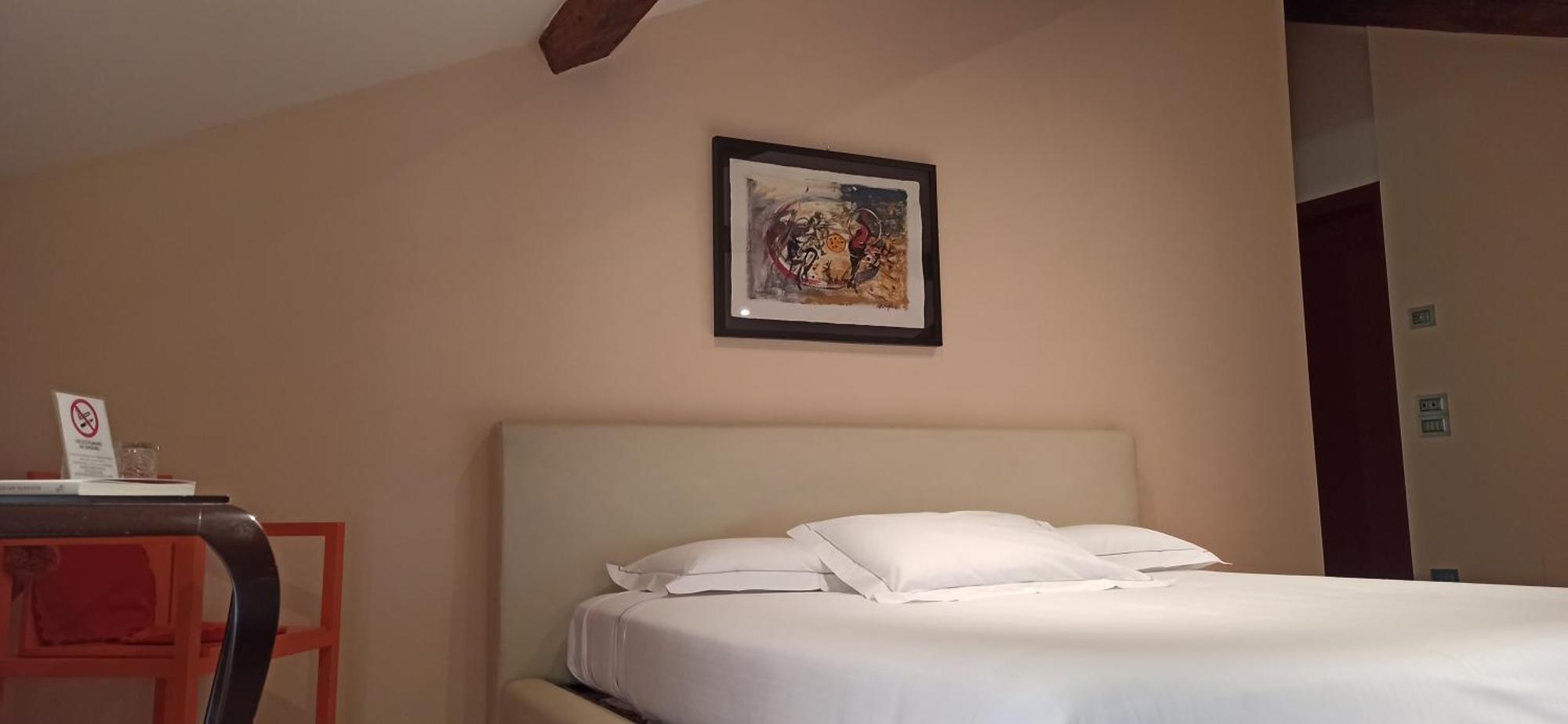 Hotel Villa Nabila Reggiolo Buitenkant foto